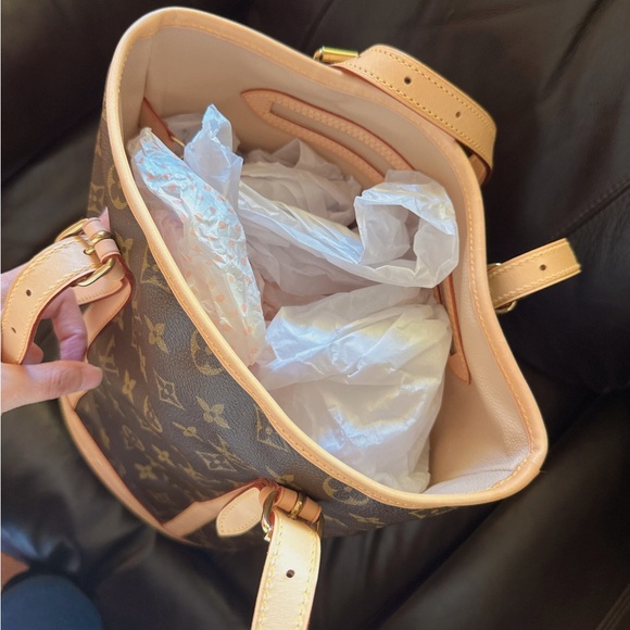 Louis Vuitton GM Bucket Bag（Large） - Picture 7 of 11